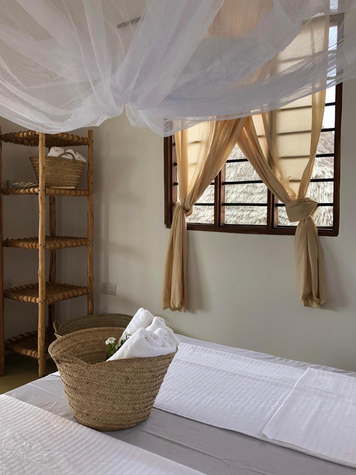 Mlango Paje House II Bed & Breakfast Dış mekan fotoğraf