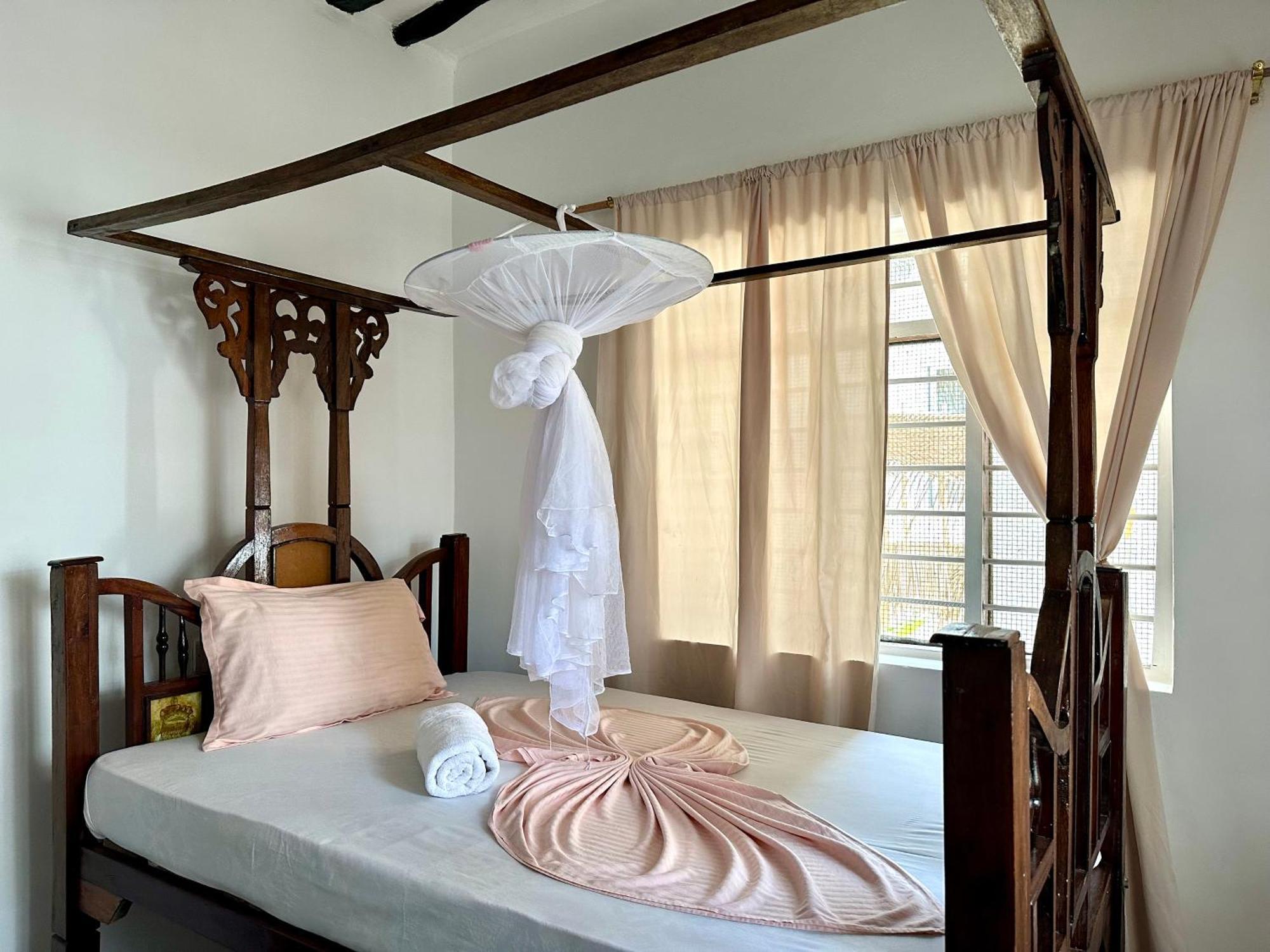 Mlango Paje House II Bed & Breakfast Dış mekan fotoğraf